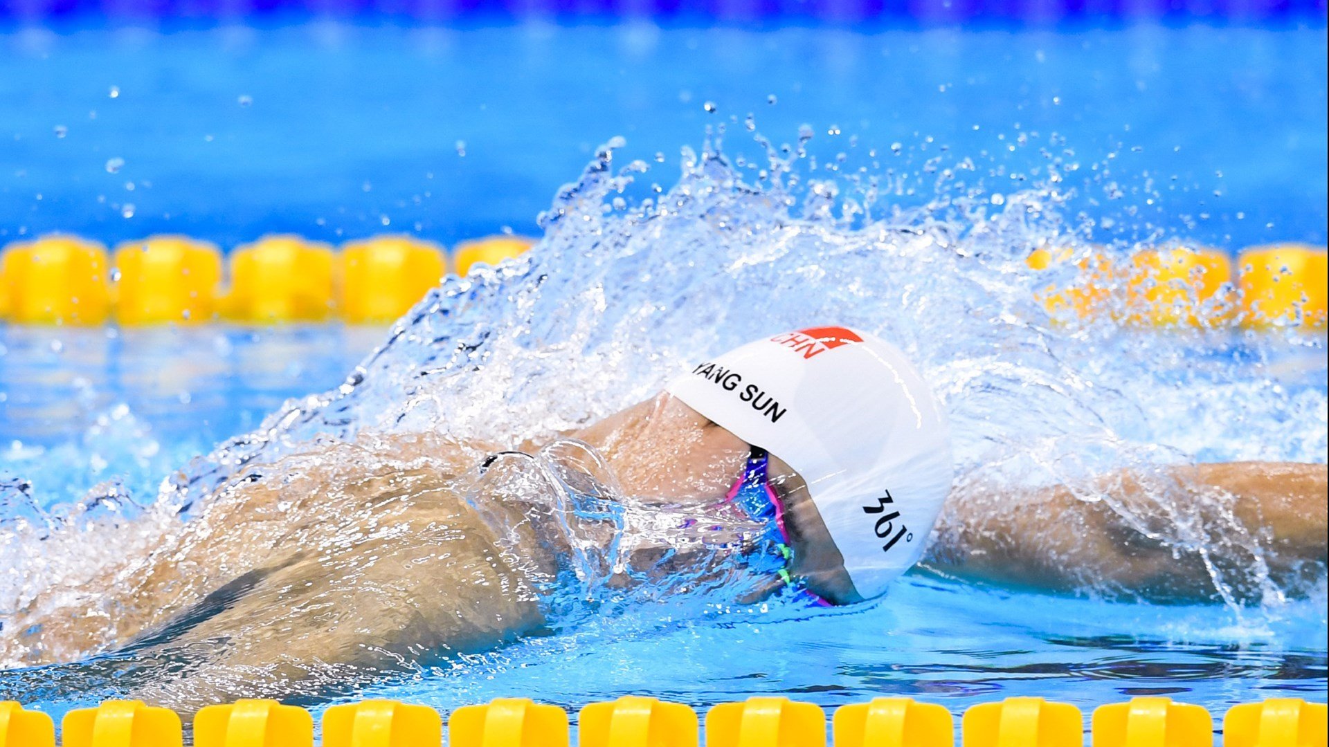 爱游戏体育-_国际铁人赛：耐力与毅力的终极考验_，国际铁人三项中包含什么运动